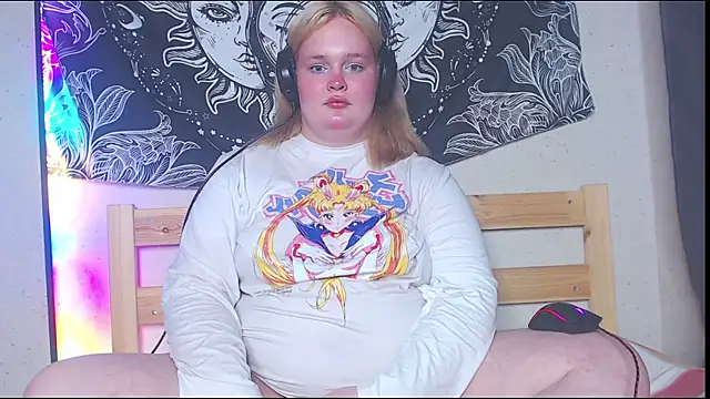 Snapshot of rozzhaos8 chatting on 09-13-25, 03:23 rozzhaos8 online show from 09-13-25, 03:23