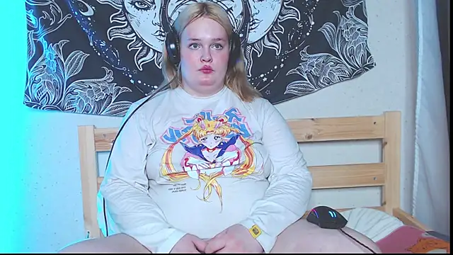 Snapshot of rozzhaos8 chatting on 09-21-25, 06:20 rozzhaos8 online show from 09-21-25, 06:20