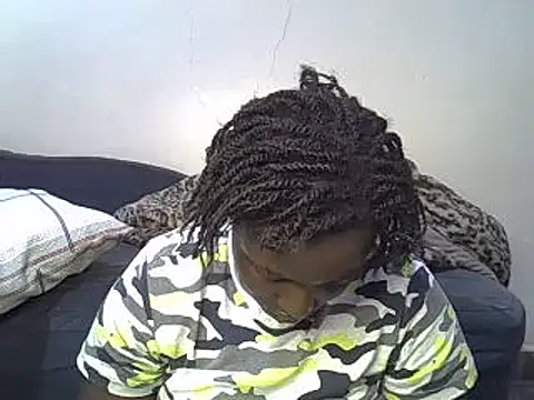 Snapshot of sweet_gal01 chatting on 02-02-25, 08:41 sweet gal01 online show from 02-02-25, 08:41