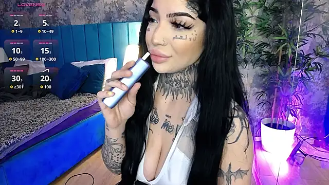 CreamyInkky  online show from 02-11-26, 06:29