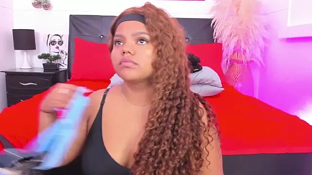 Snapshot of Adams_Cloe chatting on 01-08-26, 11:01 Adams Cloe online show from 01-08-26, 11:01