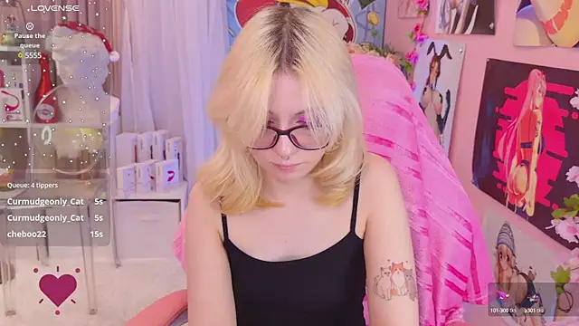 Coconut Mia online show from 12-21-24, 11:02