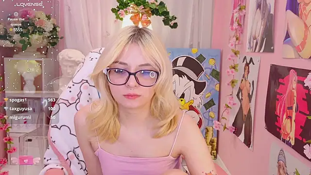 Coconut Mia online show from 12-27-24, 04:15