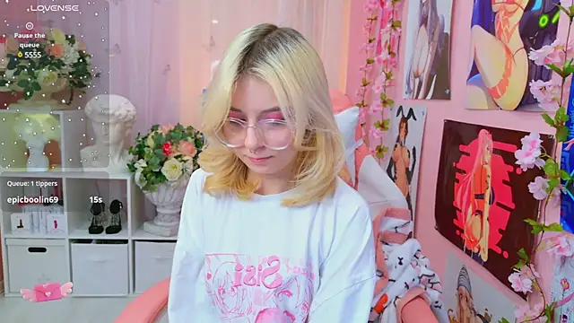 Coconut Mia online show from 01-18-25, 03:31