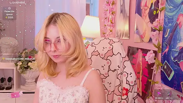 Coconut Mia online show from 01-23-25, 11:58