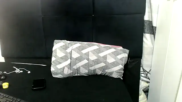 Snapshot of SweetHotBabby18 chatting on 09-20-25, 06:14 SweetHotBabby18 online show from 09-20-25, 06:14