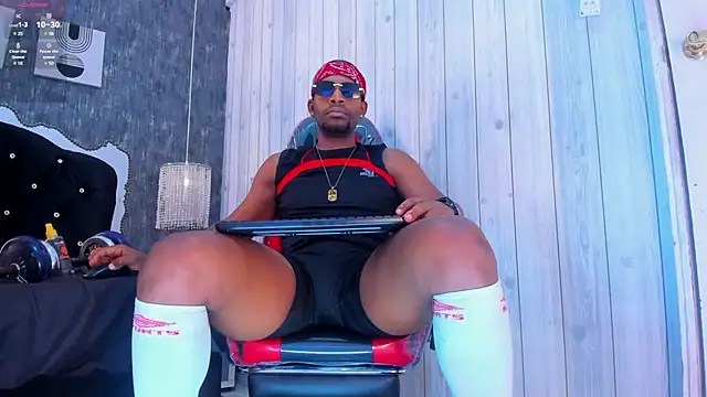 Snapshot of RicoBrown777_ chatting on 01-31-25, 03:52 RicoBrown777 online show from 01-31-25, 03:52