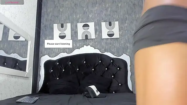 Snapshot of RicoBrown777_ chatting on 09-15-25, 04:23 RicoBrown777 online show from 09-15-25, 04:23