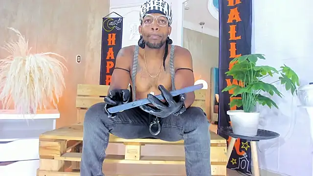 Snapshot of RicoBrown777_ chatting on 10-31-25, 04:46 RicoBrown777 online show from 10-31-25, 04:46