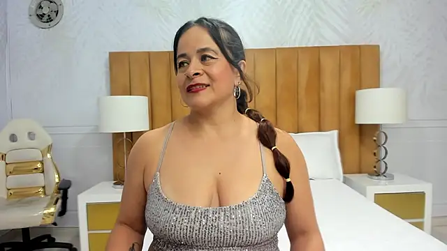 Daphne81  online show from 02-06-25, 03:06