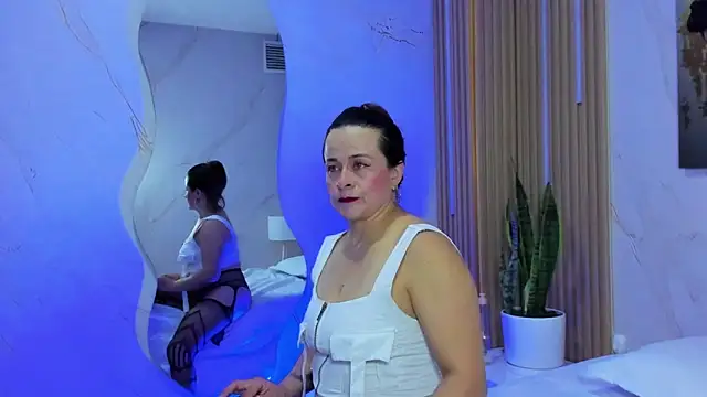 Daphne81  online show from 09-23-25, 02:25