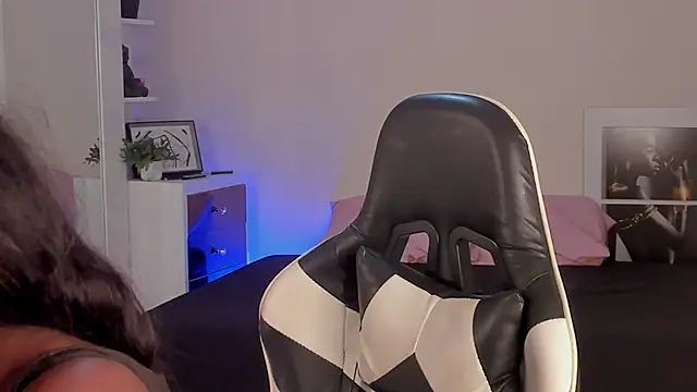 Snapshot of SavannahWildee chatting on 12-06-24, 07:23 SavannahWildee online show from 12-06-24, 07:23