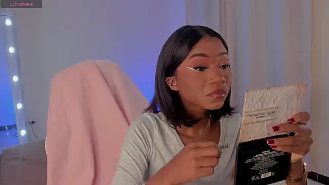 Snapshot of SavannahWildee chatting on 02-05-25, 12:06 SavannahWildee online show from 02-05-25, 12:06