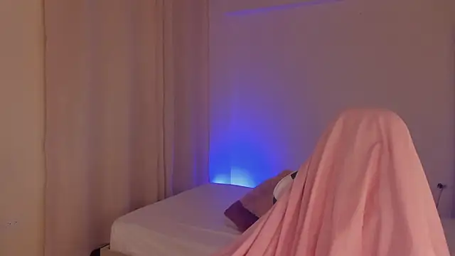 Snapshot of SavannahWildee chatting on 02-11-25, 06:44 SavannahWildee online show from 02-11-25, 06:44