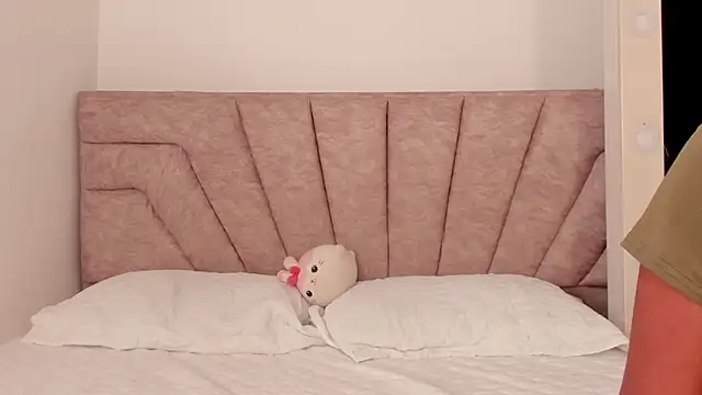 Snapshot of SavannahWildee chatting on 11-03-25, 12:17 SavannahWildee online show from 11-03-25, 12:17