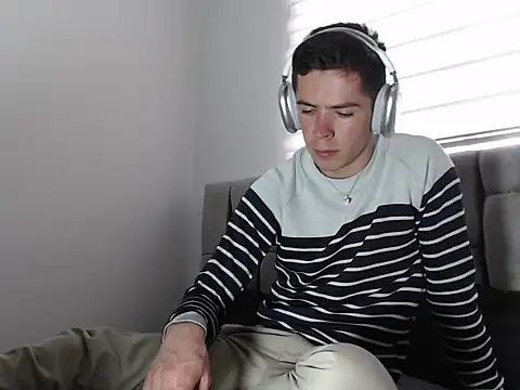 Snapshot of Eliantg chatting on 12-28-24, 09:19 Eliantg online show from 12-28-24, 09:19