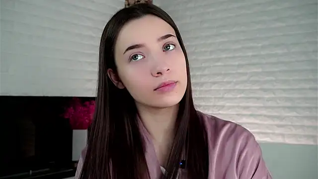 Snapshot of LowOncoming chatting on 01-17-25, 01:15 LowOncoming online show from 01-17-25, 01:15