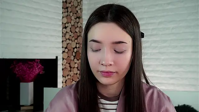 Snapshot of LowOncoming chatting on 01-18-25, 01:19 LowOncoming online show from 01-18-25, 01:19