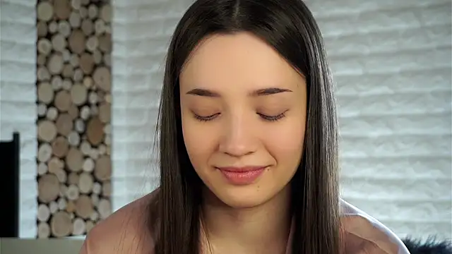 Snapshot of LowOncoming chatting on 01-25-25, 04:13 LowOncoming online show from 01-25-25, 04:13