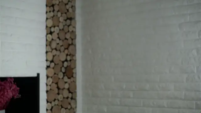 Snapshot of LowOncoming chatting on 02-03-25, 01:41 LowOncoming online show from 02-03-25, 01:41