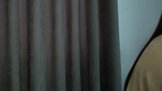 Snapshot of LowOncoming chatting on 02-11-25, 07:23 LowOncoming online show from 02-11-25, 07:23