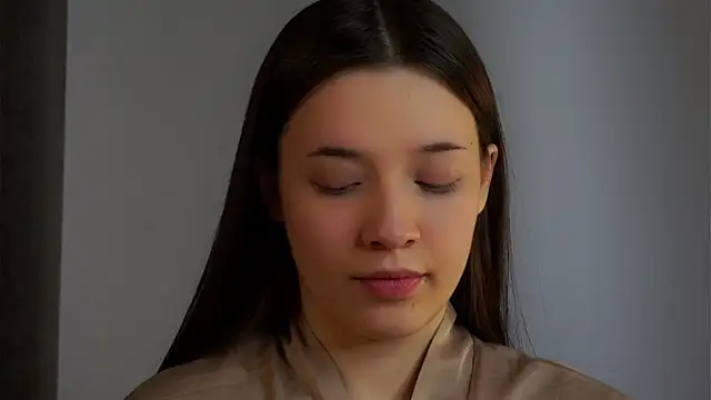 Snapshot of LowOncoming chatting on 02-15-25, 04:25 LowOncoming online show from 02-15-25, 04:25