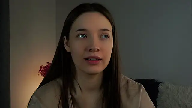 Snapshot of LowOncoming chatting on 02-22-25, 12:38 LowOncoming online show from 02-22-25, 12:38