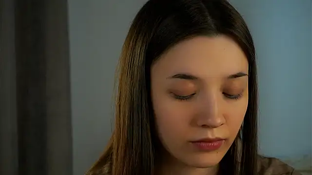 Snapshot of LowOncoming chatting on 03-05-25, 04:45 LowOncoming online show from 03-05-25, 04:45