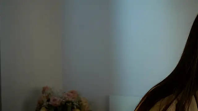 Snapshot of LowOncoming chatting on 03-07-25, 04:24 LowOncoming online show from 03-07-25, 04:24