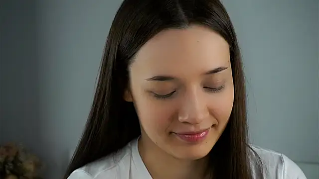 Snapshot of LowOncoming chatting on 03-11-25, 01:05 LowOncoming online show from 03-11-25, 01:05