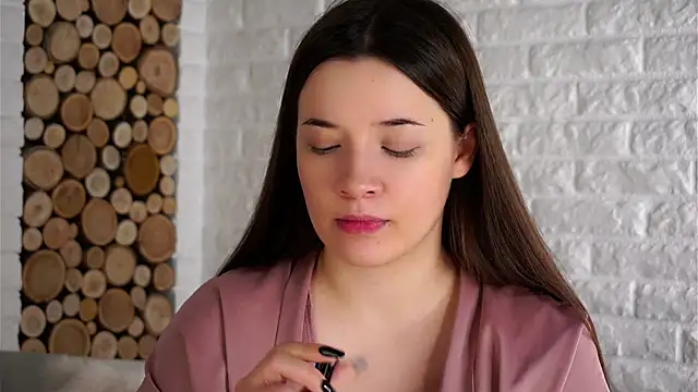 Snapshot of LowOncoming chatting on 09-25-25, 02:26 LowOncoming online show from 09-25-25, 02:26