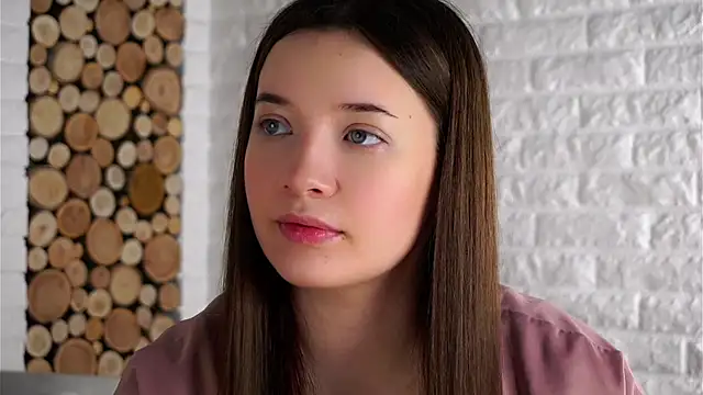 Snapshot of LowOncoming chatting on 09-26-25, 01:20 LowOncoming online show from 09-26-25, 01:20