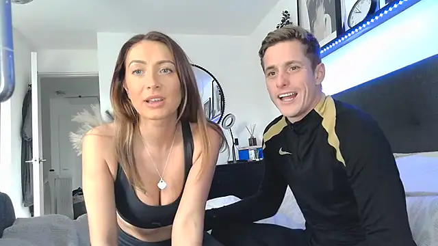 Snapshot of Pollypearson chatting on 02-04-25, 10:32 Pollypearson online show from 02-04-25, 10:32