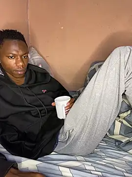 Snapshot of fireboyafrica chatting on 10-09-25, 12:30 fireboyafrica online show from 10-09-25, 12:30