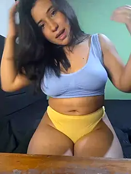 Snapshot of yuliparis chatting on 02-01-25, 01:12 yuliparis online show from 02-01-25, 01:12