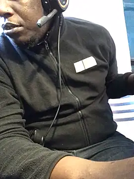 Snapshot of banker86 chatting on 01-06-25, 02:14 banker86 online show from 01-06-25, 02:14