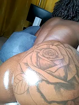 Snapshot of Hugemassivebootie chatting on 10-30-25, 05:31 Hugemassivebootie online show from 10-30-25, 05:31