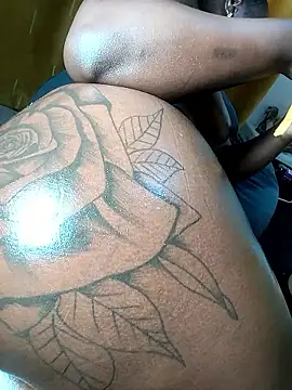 Snapshot of Hugemassivebootie chatting on 11-21-25, 11:31 Hugemassivebootie online show from 11-21-25, 11:31