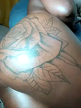 Snapshot of Hugemassivebootie chatting on 11-30-25, 05:22 Hugemassivebootie online show from 11-30-25, 05:22