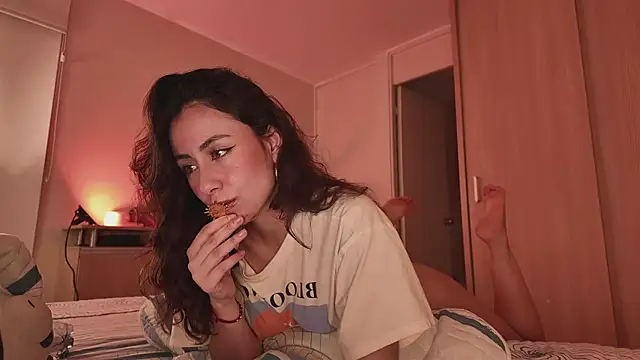 juanasnz99 online show from 11-24-25, 04:56