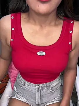 LeisyXO online show from 12-06-24, 07:23