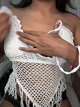 LeisyXO online show from 02-08-25, 10:40