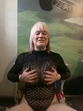 poussichienne online show from 01-22-25, 08:29