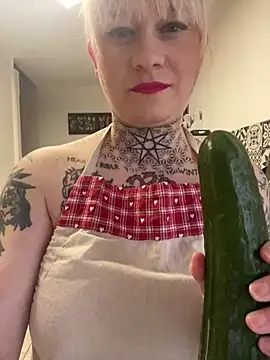 poussichienne online show from 02-13-25, 02:31