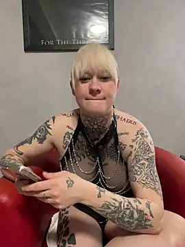 poussichienne online show from 02-23-25, 02:46