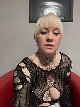 poussichienne online show from 03-08-25, 08:44