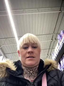 poussichienne online show from 03-18-25, 08:58