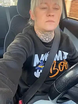 poussichienne online show from 12-18-25, 12:00