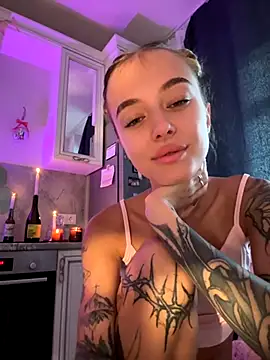 Snapshot of enjoy_my_beauty chatting on 09-22-25, 06:04 enjoy my beauty online show from 09-22-25, 06:04