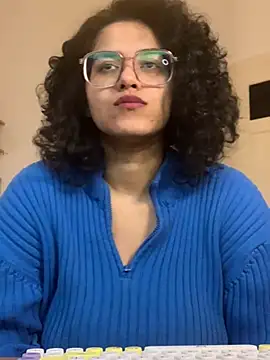 Snapshot of Curvydesifromgermany chatting on 01-28-25, 08:04 Curvydesifromgermany online show from 01-28-25, 08:04